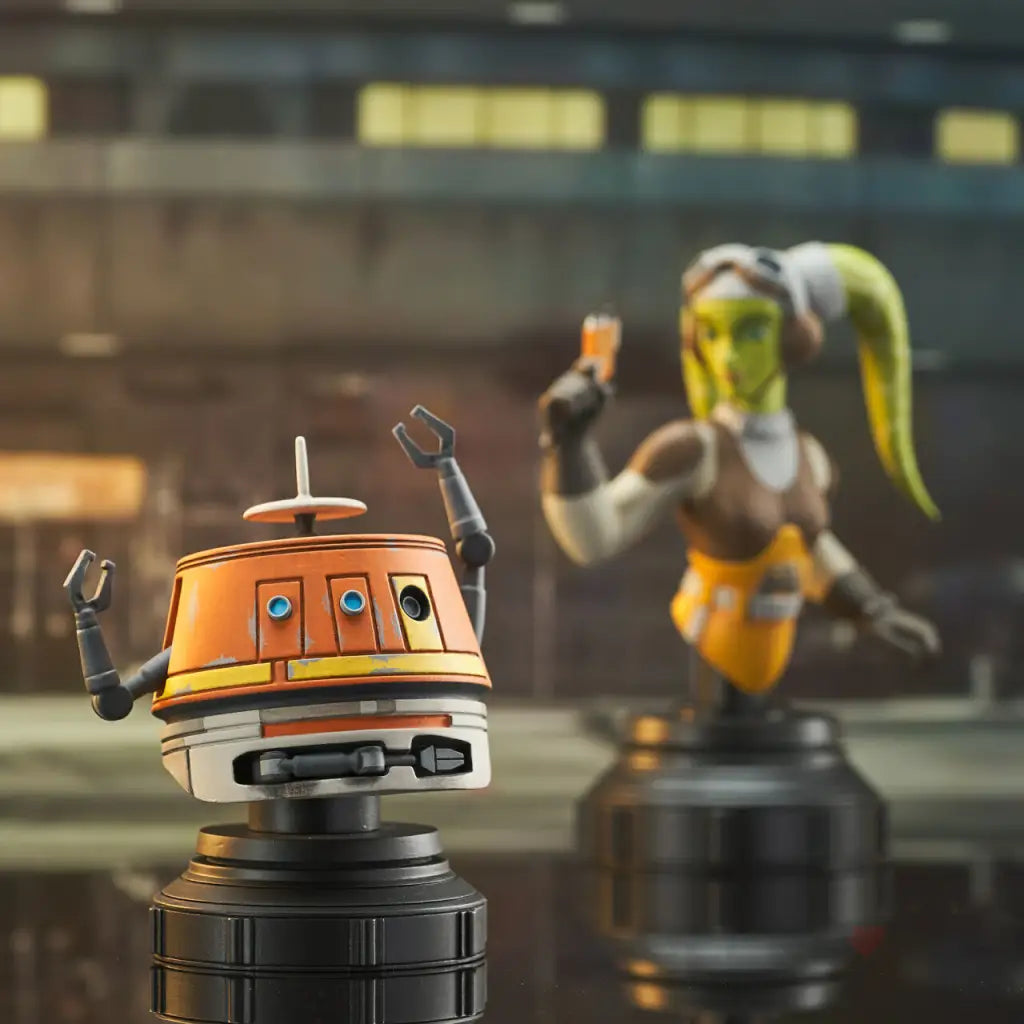 Star Wars Rebels Hera and Chopper 1/7 Scale Bust Set - GeekLoveph