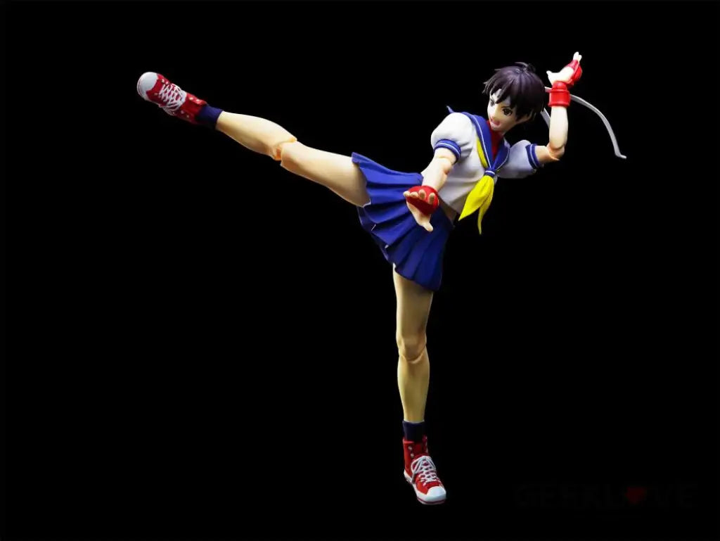 Street Fighter S.H.Figuarts Sakura Kasugano - GeekLoveph