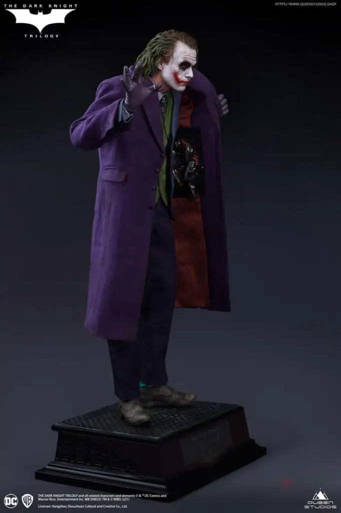 The Dark Knight Heath Ledger Joker 1/4 Scale Statue - GeekLoveph