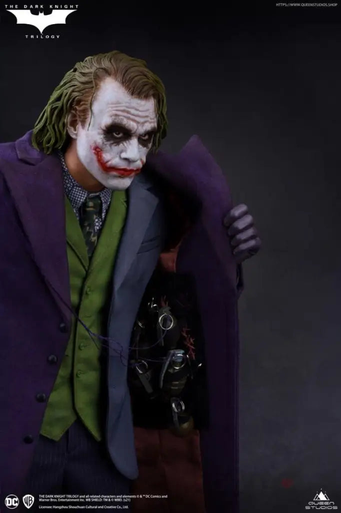The Dark Knight Heath Ledger Joker 1/4 Scale Statue - GeekLoveph