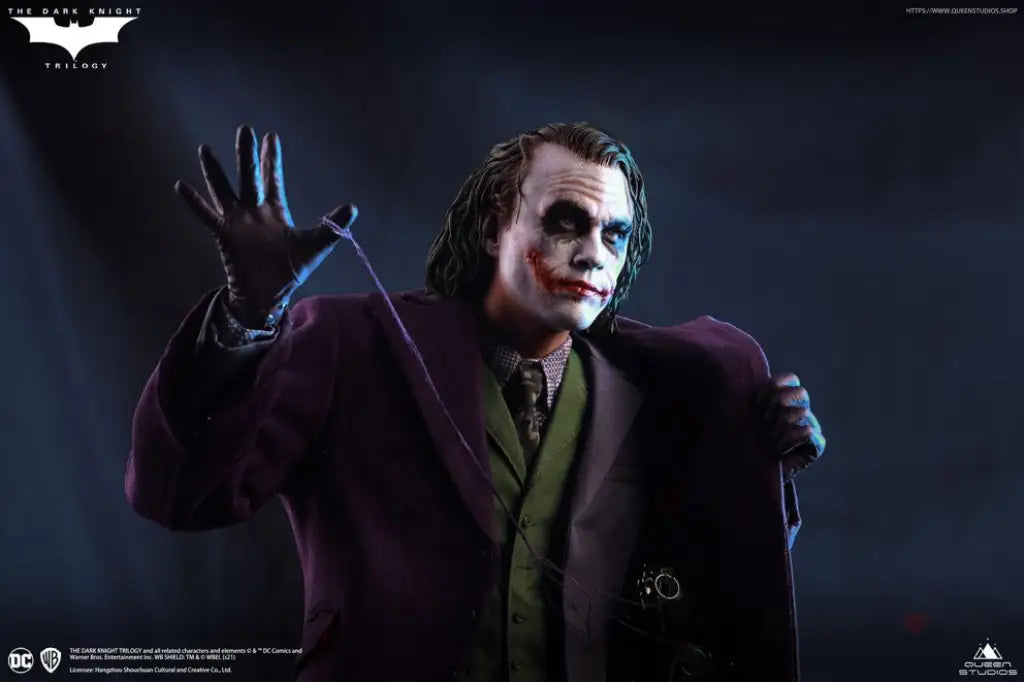 The Dark Knight Heath Ledger Joker 1/4 Scale Statue - GeekLoveph