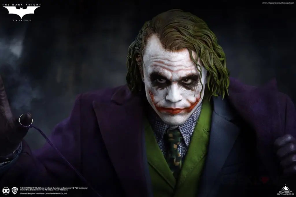 The Dark Knight Heath Ledger Joker 1/4 Scale Statue - GeekLoveph