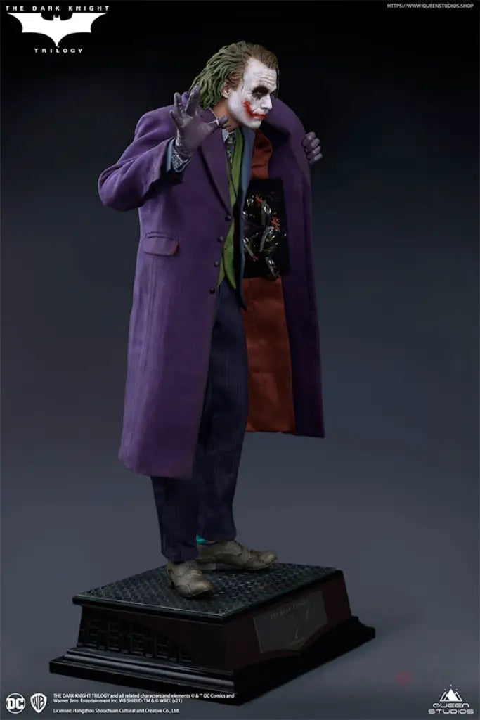 The Dark Knight Heath Ledger Joker 1/4 Scale Statue - GeekLoveph