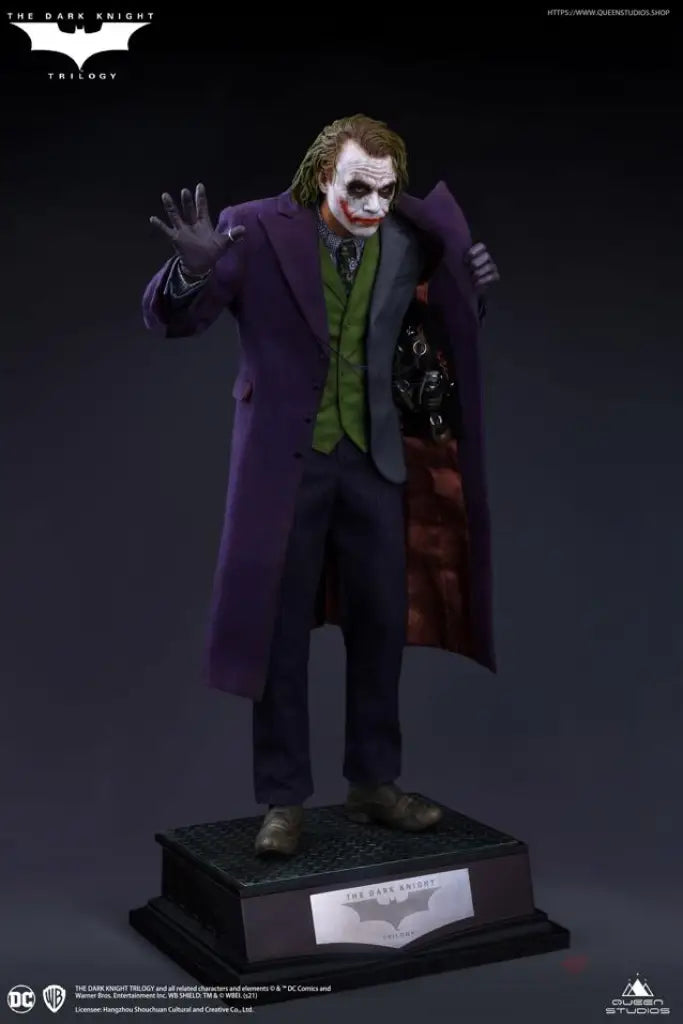 The Dark Knight Heath Ledger Joker 1/4 Scale Statue - GeekLoveph
