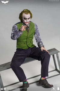 The Dark Knight Joker 1/6 Scale Figure (Deluxe) - GeekLoveph