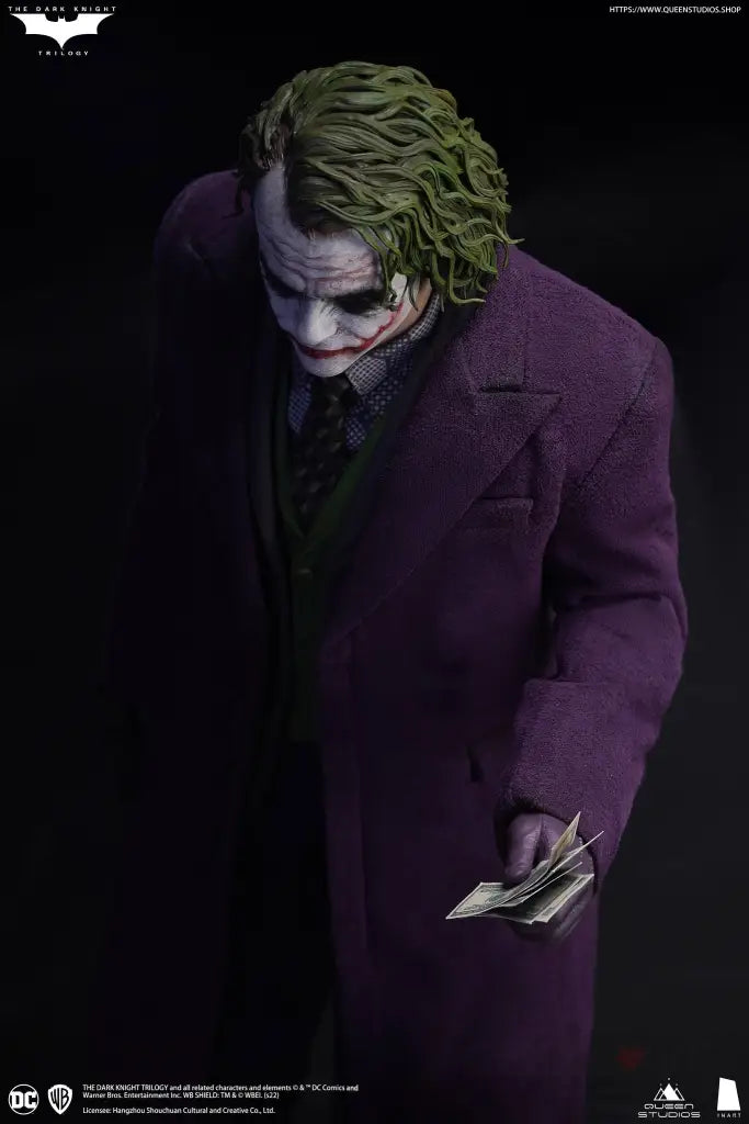 The Dark Knight Joker 1/6 Scale Figure (Premium) - GeekLoveph