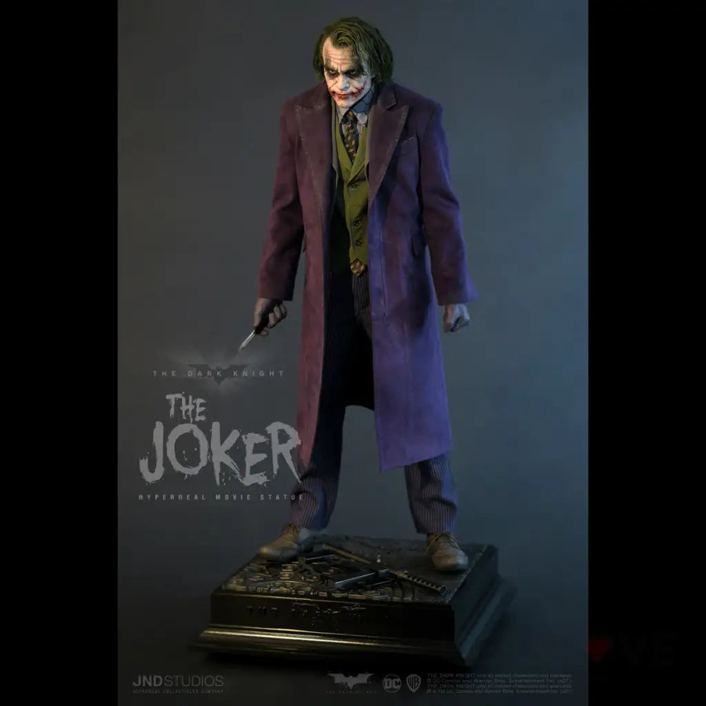 The Dark Knight - The Joker Hyperreal 1/3 Scale Statue - GeekLoveph