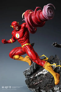 The Flash - Classic 1/4 Scale Statue - GeekLoveph