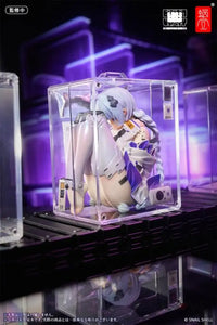 The Girl In The Box 1/7 Scale Figure