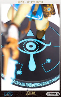 The Legend of Zelda: Breath of the Wild Link Statue - 2022 Reissue - GeekLoveph