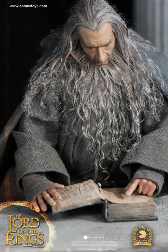 The Lord of the Rings The Crown Series Gandalf 1/6 Scale Figure - GeekLoveph