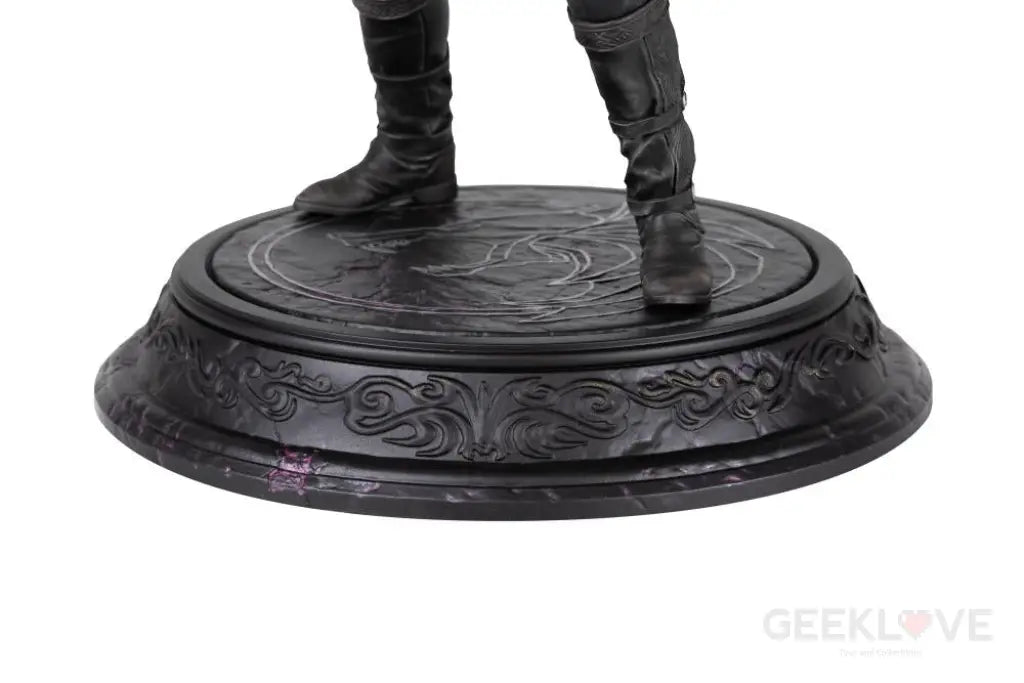 The Witcher (Netflix): Season 3 Geralt Figure Statue