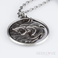 The Witcher (Netflix): Wolf Medallion Prop Replica Necklace Pre Order Price Prop/Replica