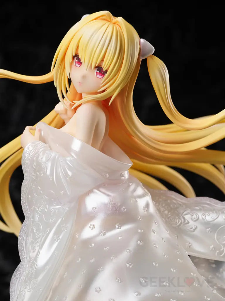 To LOVEru DARKNESS Golden Darkness Shiromuku 1/7 Scale Figure - GeekLoveph