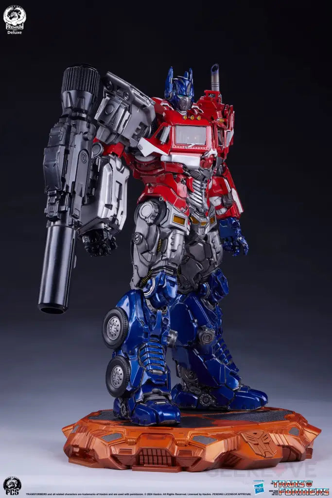 Transformers: Optimus Prime Museum Scale Statue - Deluxe Edition Museum Scale