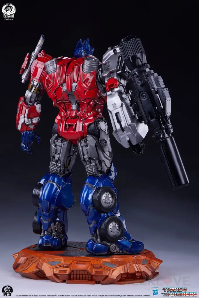 Transformers: Optimus Prime Museum Scale Statue - Deluxe Edition Museum Scale