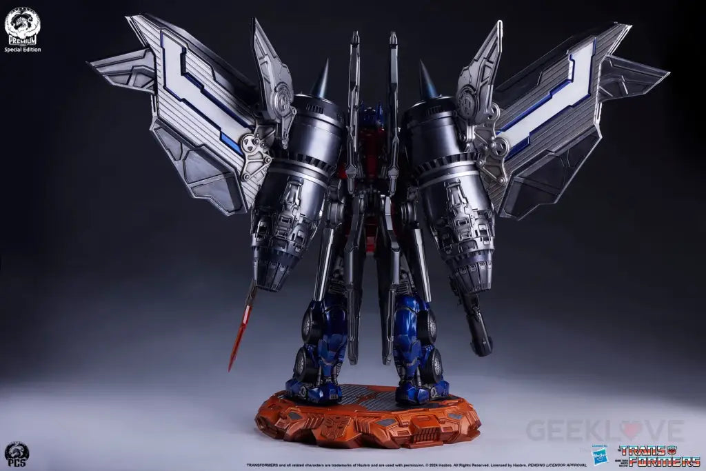 Transformers: Optimus Prime Museum Scale Statue - Jet Convoy Edition Museum Scale