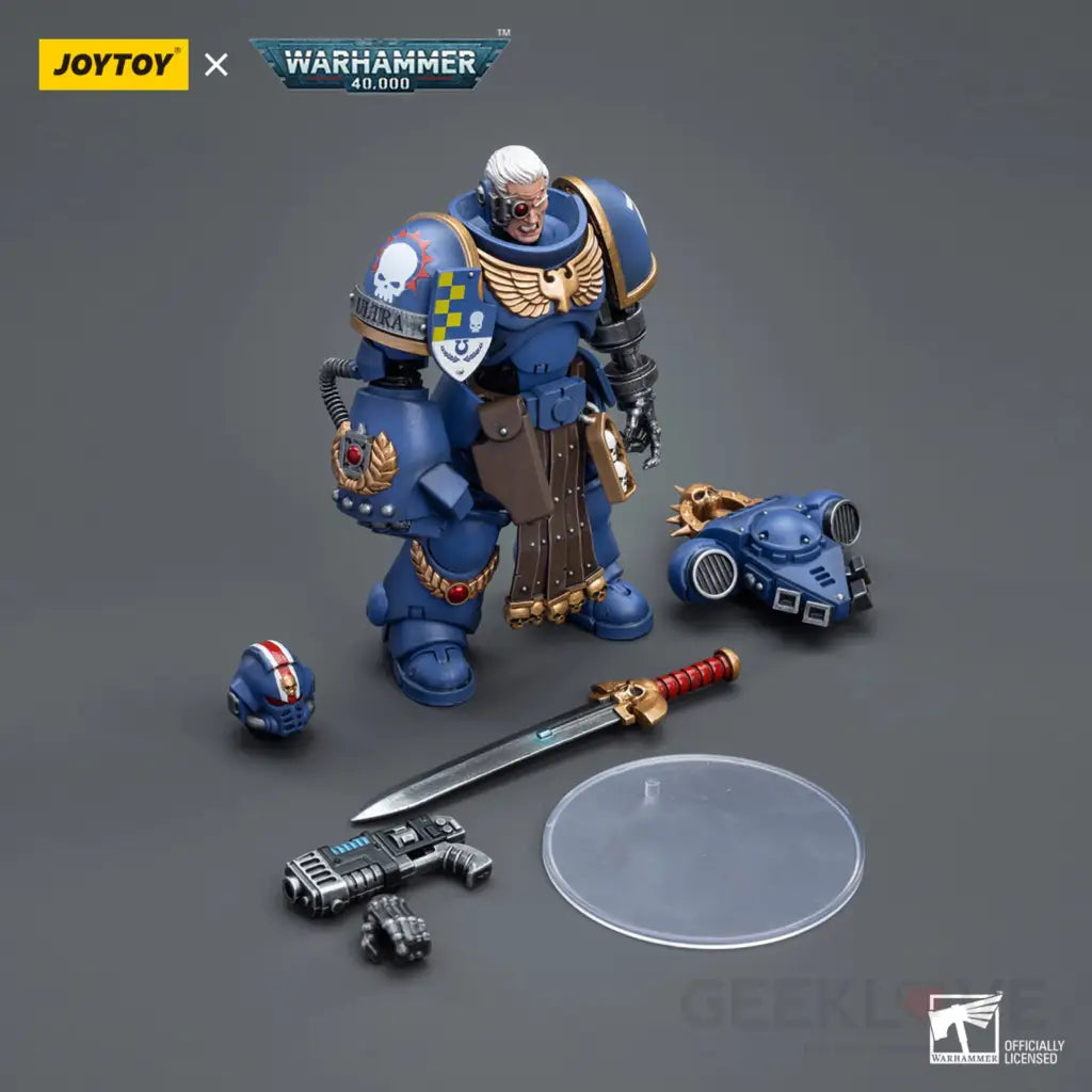 Ultramarines Lieutenant With Power Fist Action Figure