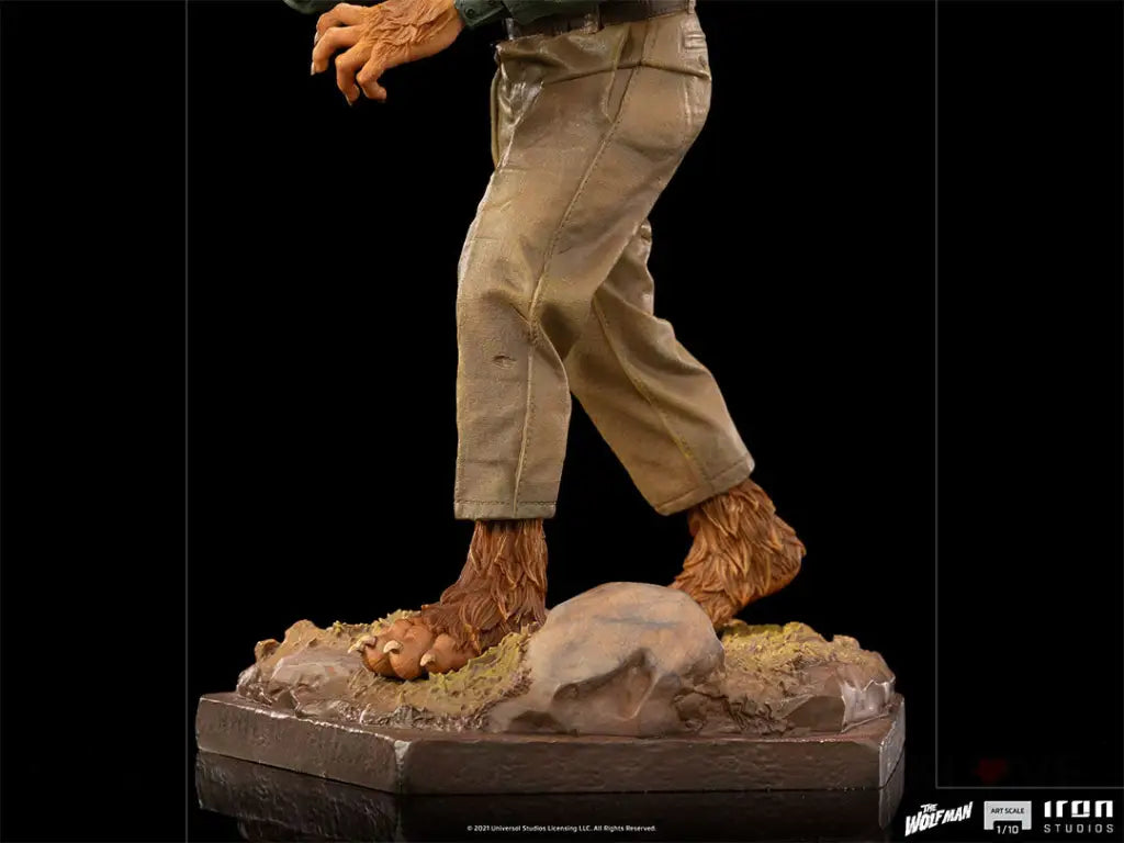 Universal Monsters The Wolf Man Art Scale 1/10 Statue - GeekLoveph