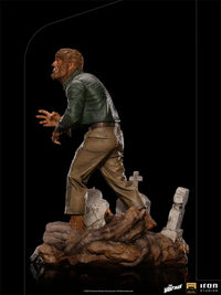Universal Monsters The Wolf Man Deluxe Art Scale 1/10 Statue - GeekLoveph