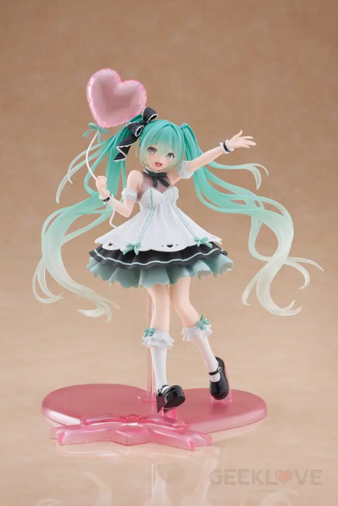 Figuurtje Hatsune Miku - AMP statuette Birthday 2025 Party Ver. 21cm Figuurtje Hatsune Miku - AMP statuette Birthday 2025 Party Ver. 21cm