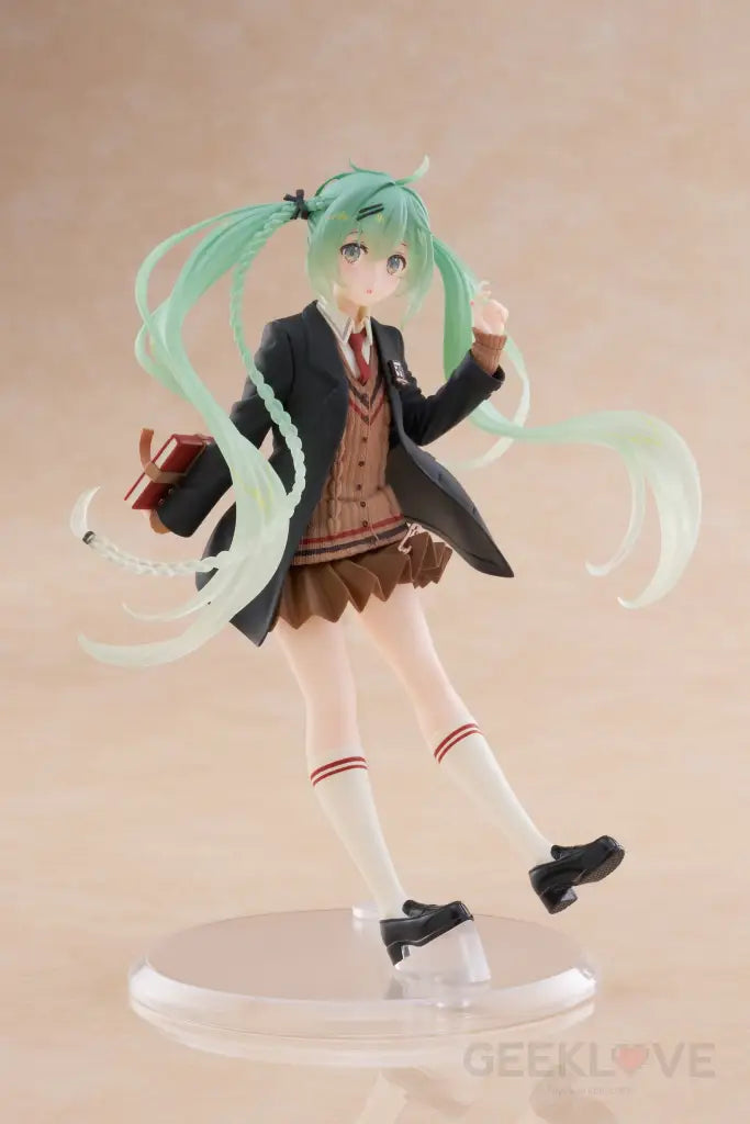 Vocaloid Hatsune Miku (Fashion Preppy Ver.) Figure Taito