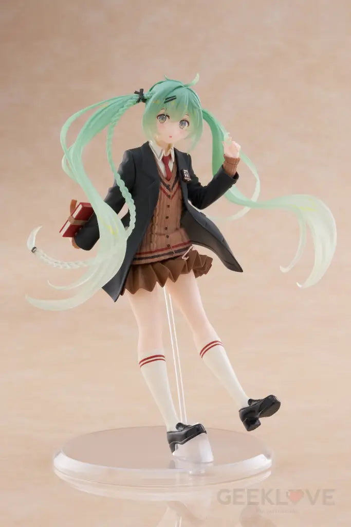 Vocaloid Hatsune Miku (Fashion Preppy Ver.) Figure Taito