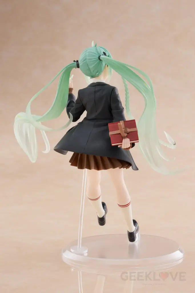 Vocaloid Hatsune Miku (Fashion Preppy Ver.) Figure Taito