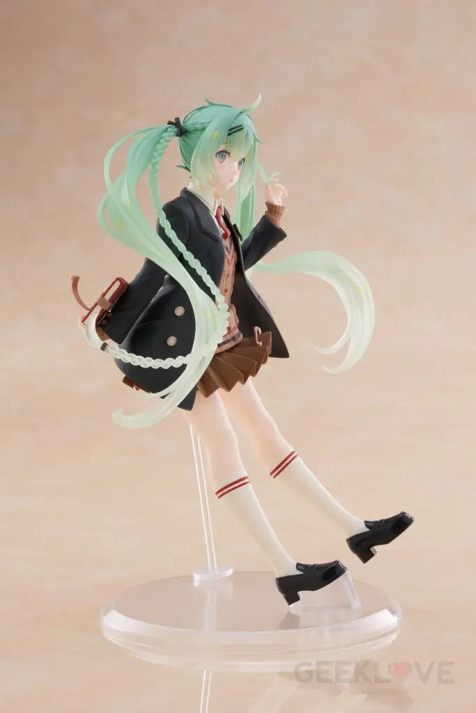 Vocaloid Hatsune Miku (Fashion Preppy Ver.) Figure Taito