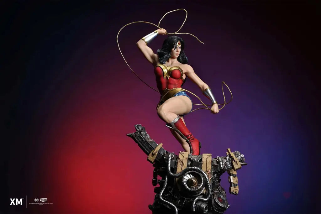 Wonder Woman (Classic Series) 1/4 Scale Figure