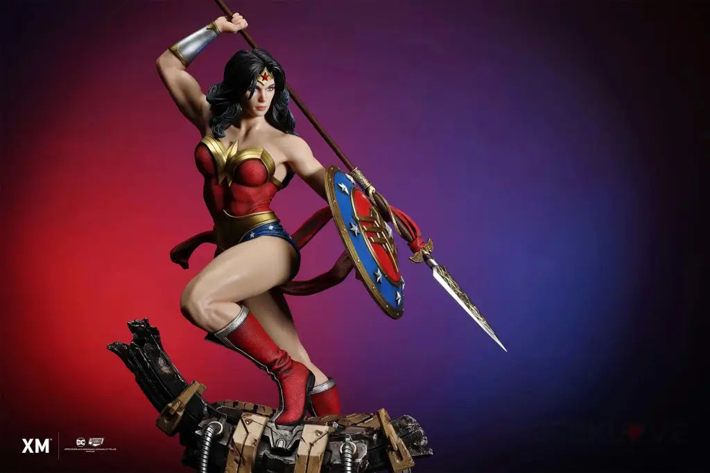 Wonder Woman (Classic Series) 1/4 Scale Figure
