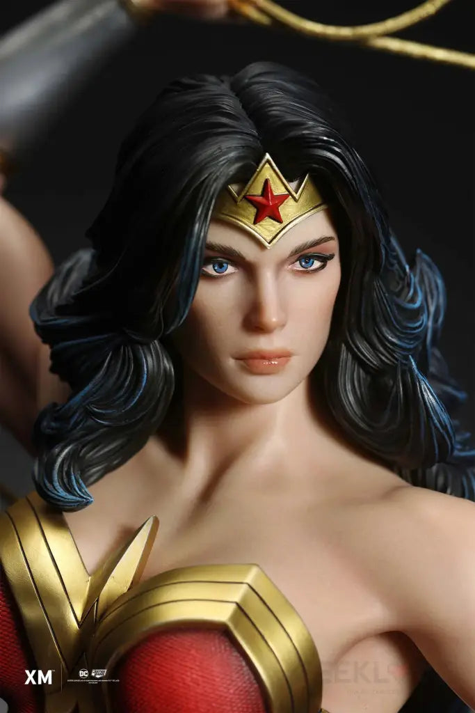 Wonder Woman (Classic Series) 1/4 Scale Figure