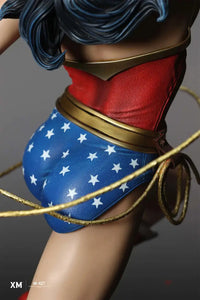 Wonder Woman (Classic Series) 1/4 Scale Figure