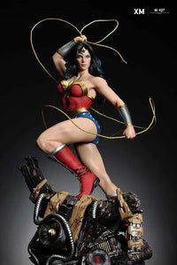 Wonder Woman (Classic Series) 1/4 Scale Figure