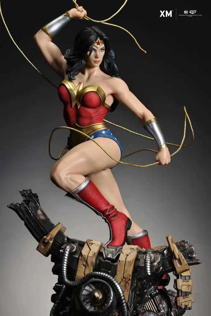 Wonder Woman (Classic Series) 1/4 Scale Figure