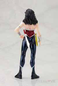Wonder Woman "Dc Comics" New 52 Artfx Statue - GeekLoveph