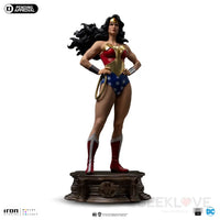 Wonder Woman Legacy Replica 1/4 Scale Figure