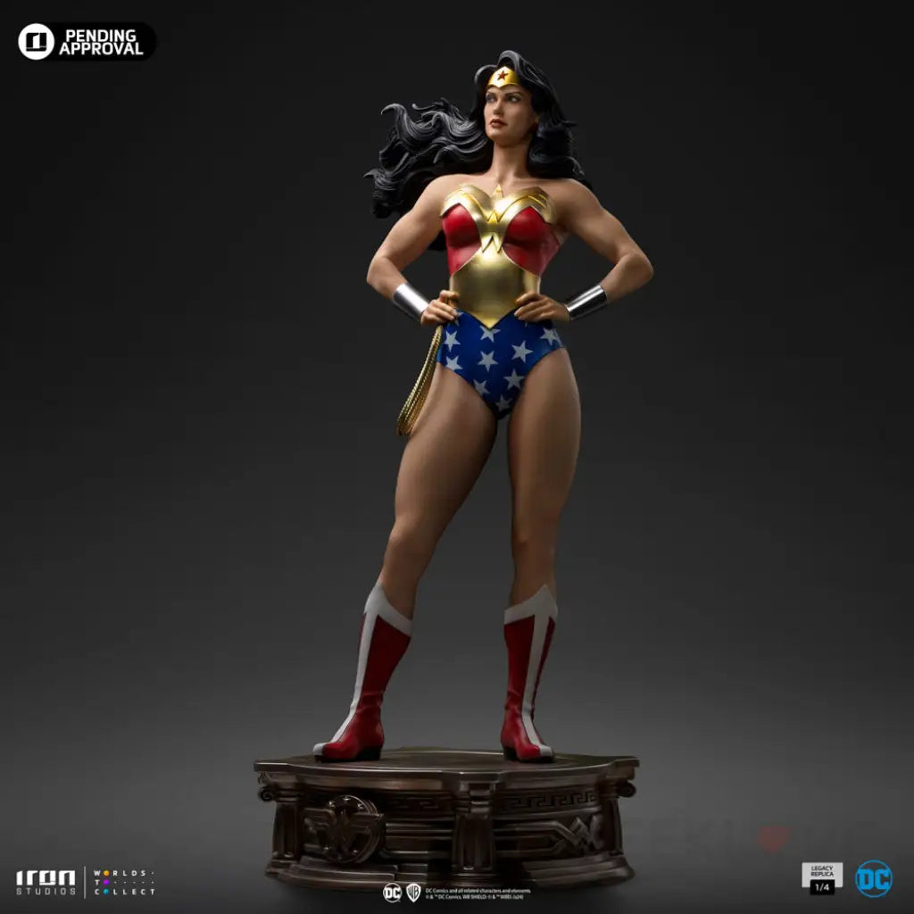 Wonder Woman Legacy Replica 1/4 Scale Figure