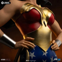 Wonder Woman Legacy Replica 1/4 Scale Figure