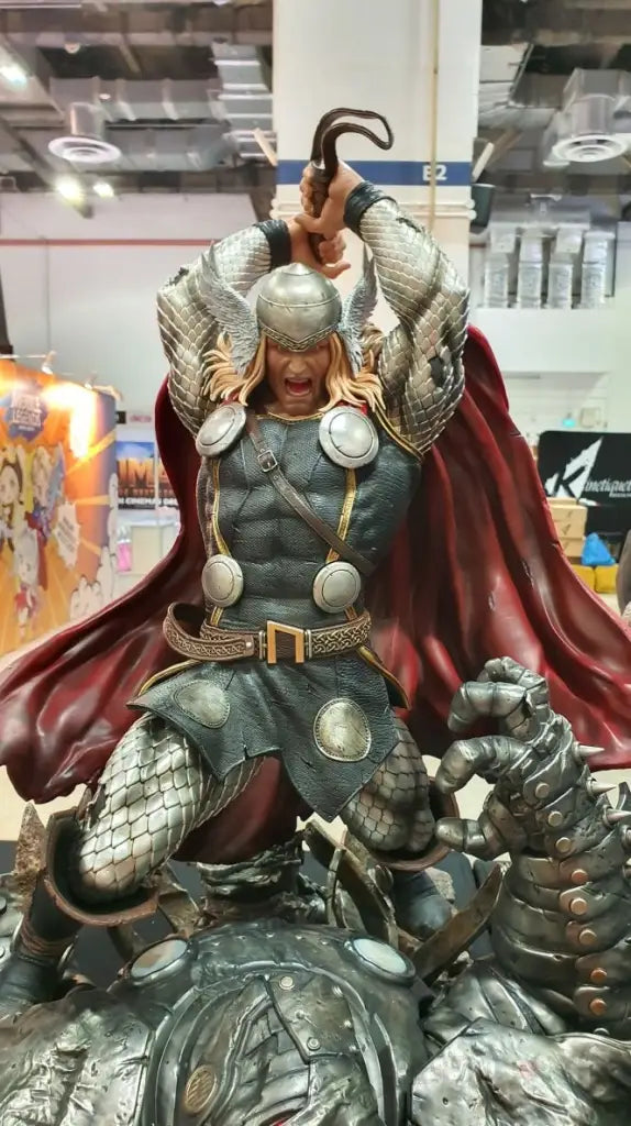 XM Studios - Modern Thor 1/4 Scale Statue - GeekLoveph