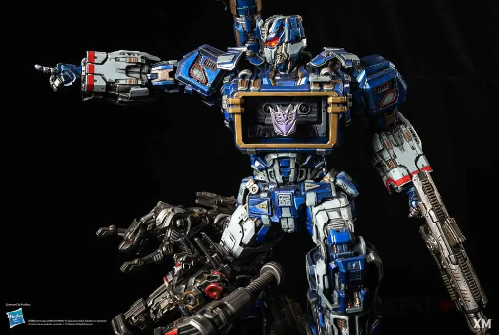 XM Studios SoundWave Statue - GeekLoveph