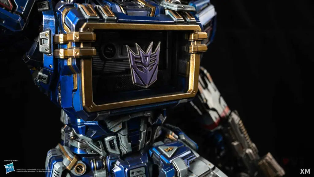 XM Studios SoundWave Statue - GeekLoveph