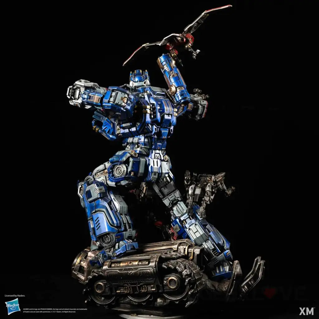 XM Studios SoundWave Statue - GeekLoveph