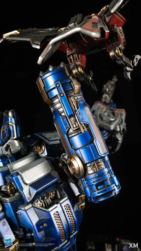 XM Studios SoundWave Statue - GeekLoveph
