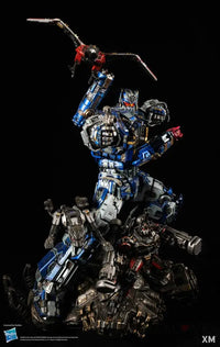 XM Studios SoundWave Statue - GeekLoveph