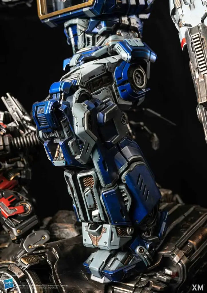 XM Studios SoundWave Statue - GeekLoveph