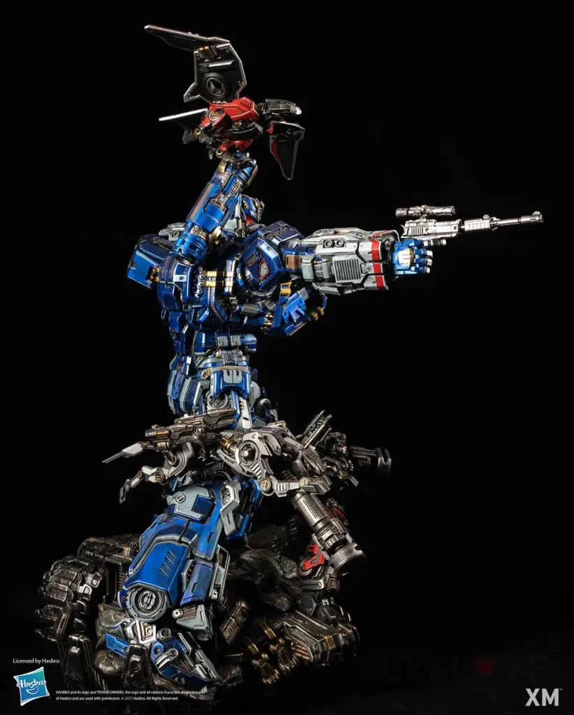 XM Studios SoundWave Statue - GeekLoveph