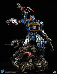 XM Studios SoundWave Statue - GeekLoveph