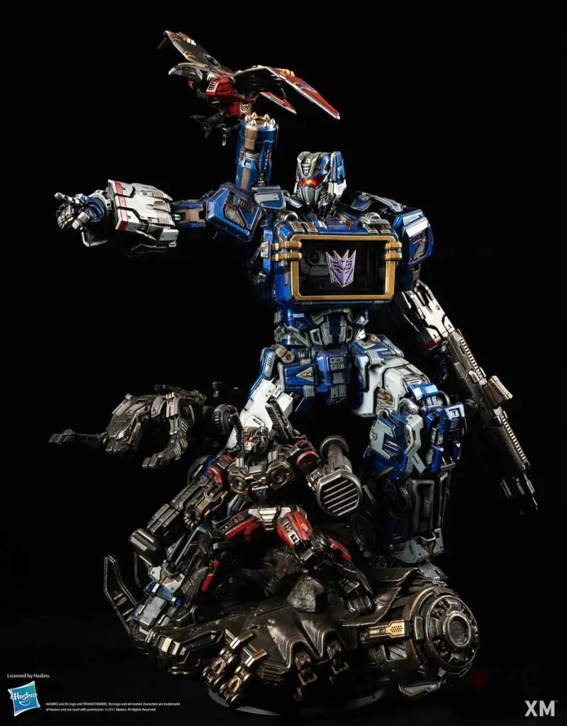 XM Studios SoundWave Statue - GeekLoveph