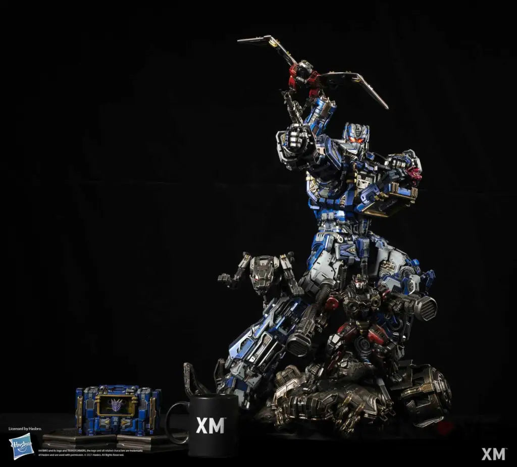XM Studios SoundWave Statue - GeekLoveph